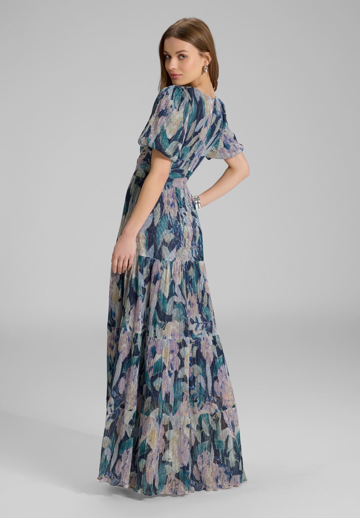 Abendkleid mit Puffärmeln aus bedrucktem Plissee Jersey