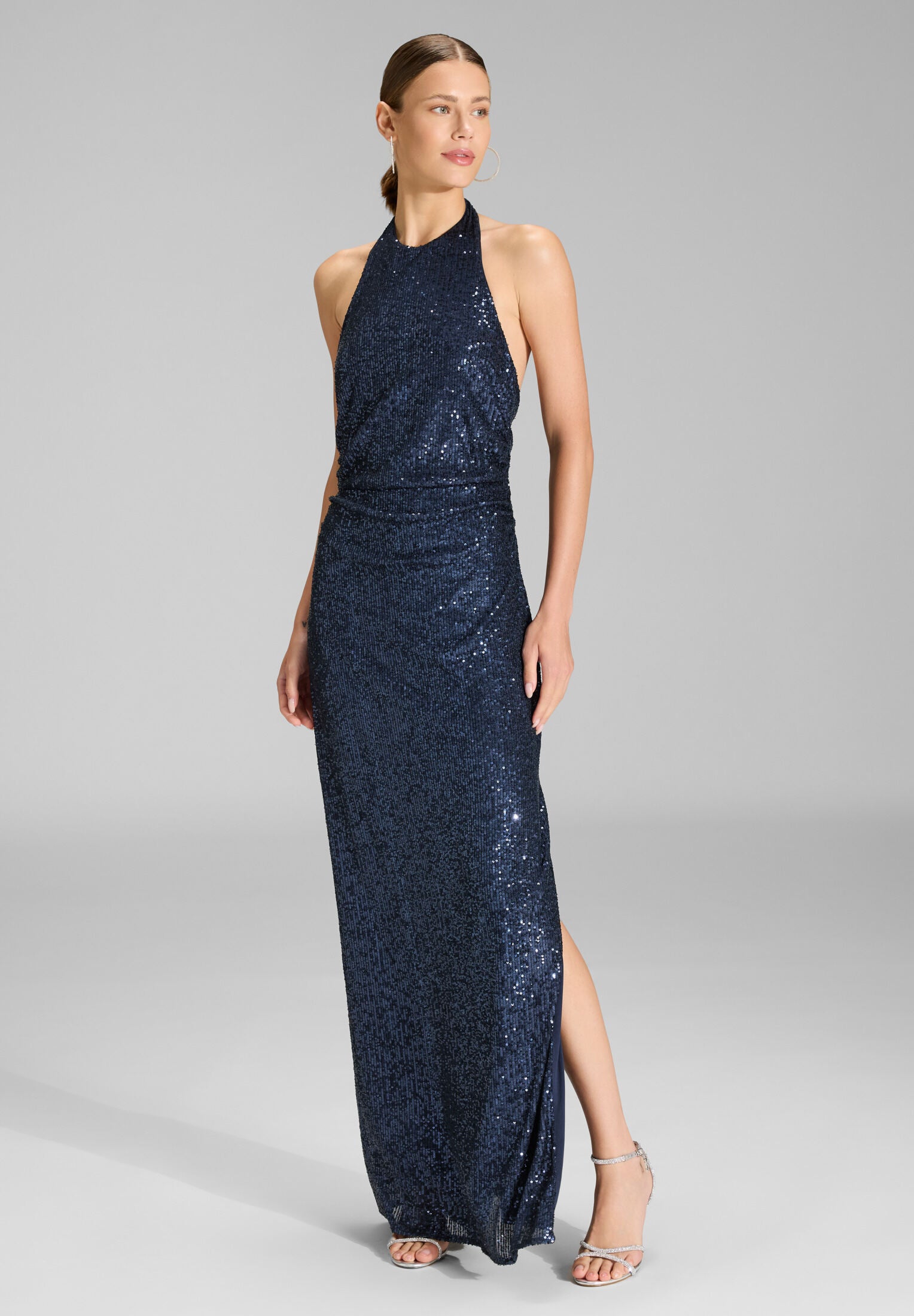 Figurbetontes Abendkleid aus elastischer Paillette mit amerikanischem Ausschnitt navy