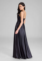 Schimmerndes Abendkleid mit drapiertem Top
