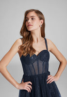 Tüllrobe mit Schimmereffekt