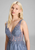 Tüllkleid mit Spitzenstickerei und Glitzereffekt