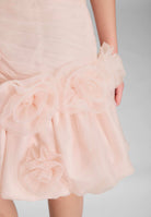 Cocktailkleid mit Blütenapplikation