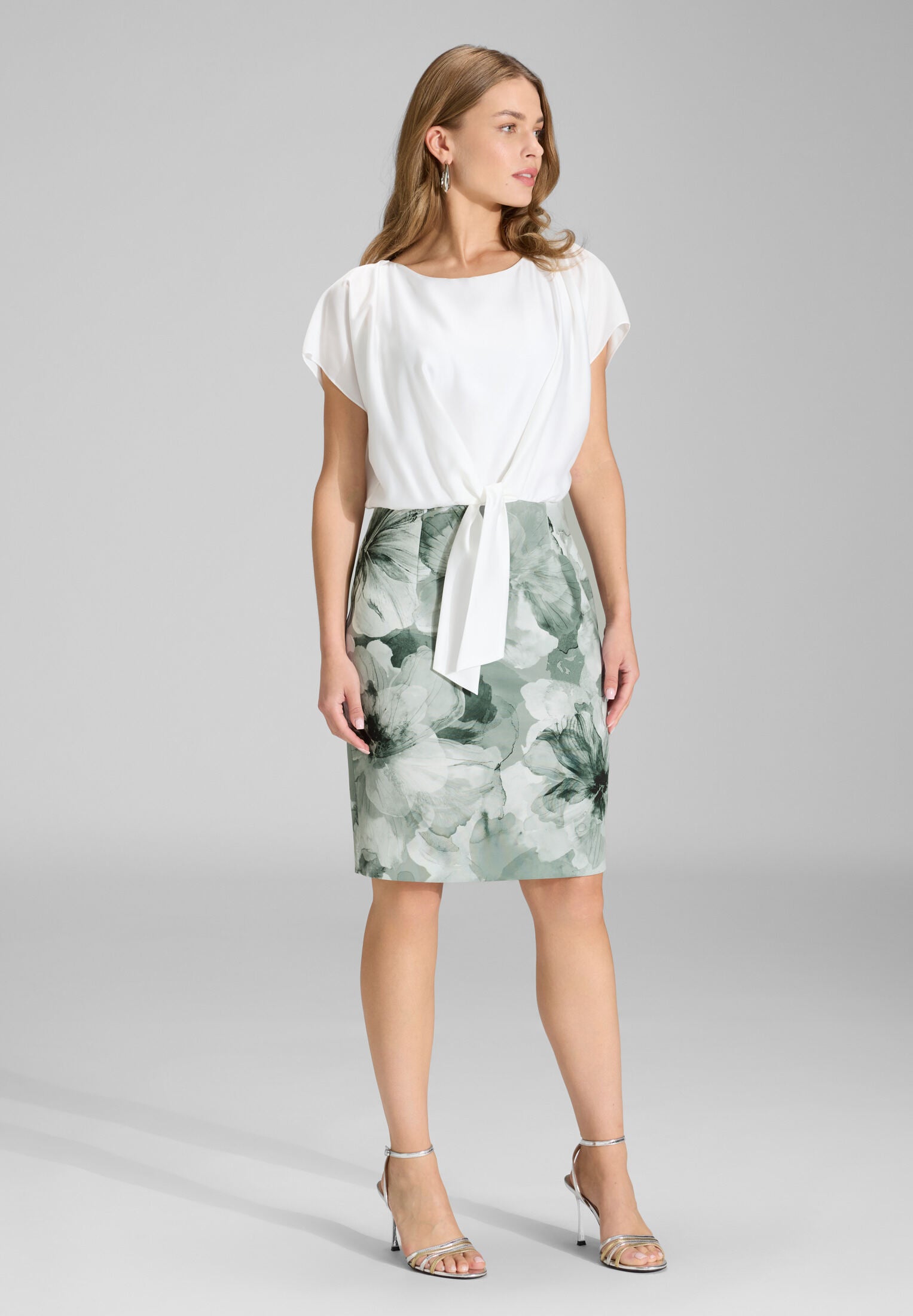 Etuikleid aus floral bedrucktem Scuba und Satin Top