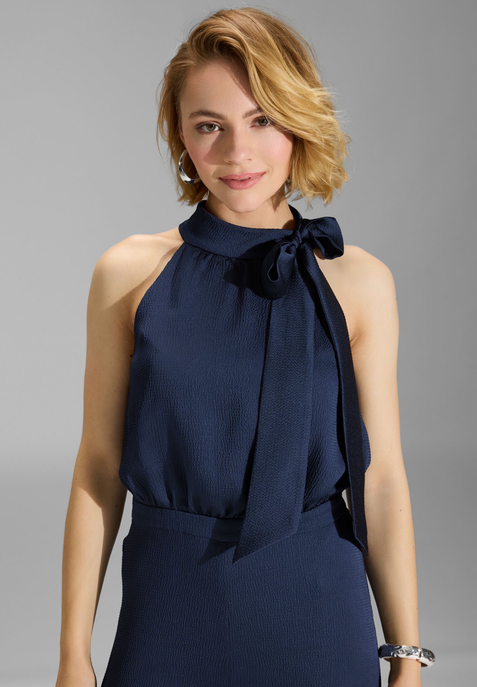 Jumpsuit mit Schluppe aus Satin